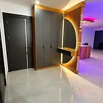 Design-villa Mit Privatem Pool & Stimmungsvoller Beleuchtung Villa *