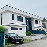 Villa Design-villa Mit Privatem Pool & Stimmungsvoller Beleuchtung *