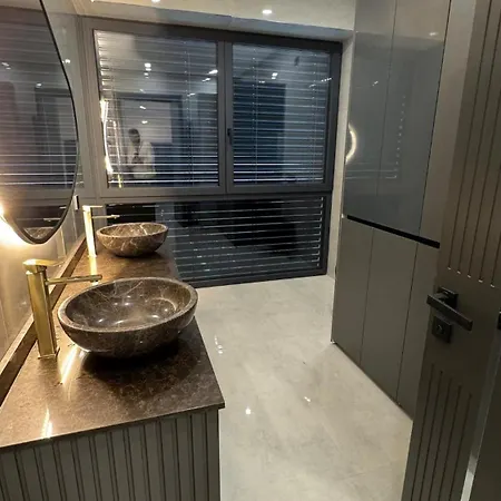Design-villa Mit Beheiztem Pool & Stimmungsvoller Beleuchtung 빌라