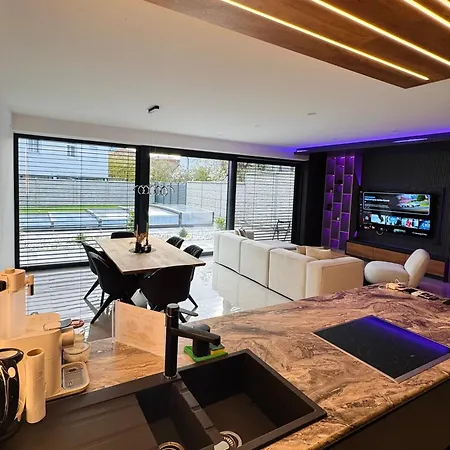 Design-villa Mit Privatem Pool&stimmungsvoller Beleuchtung *