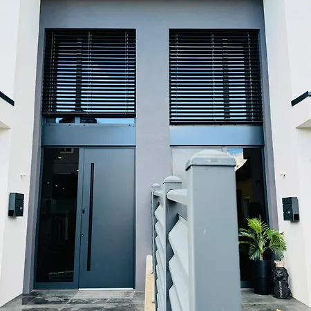 Design-villa Mit Privatem Pool & Stimmungsvoller Beleuchtung Linz