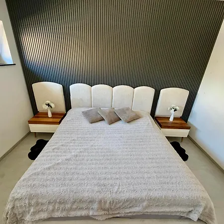 Design-villa Mit Privatem Pool&stimmungsvoller Beleuchtung * Linz