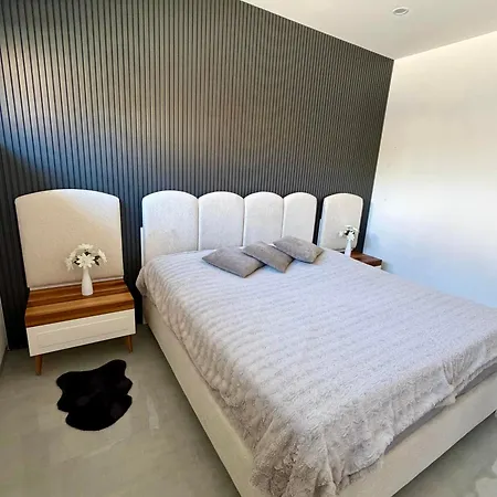 Design-villa Mit Privatem Pool&stimmungsvoller Beleuchtung