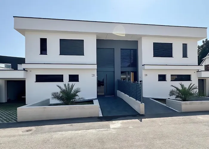 Design-villa Mit Privatem Pool&stimmungsvoller Beleuchtung Linz