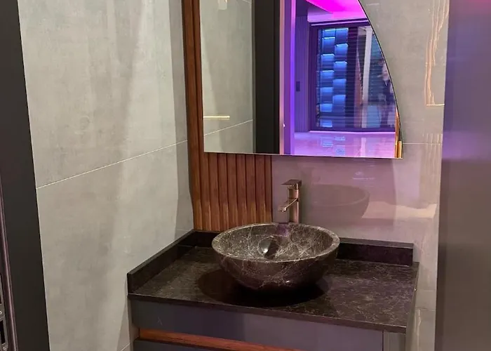 فيلة Design-villa Mit Privatem Pool & Stimmungsvoller Beleuchtung لينتز