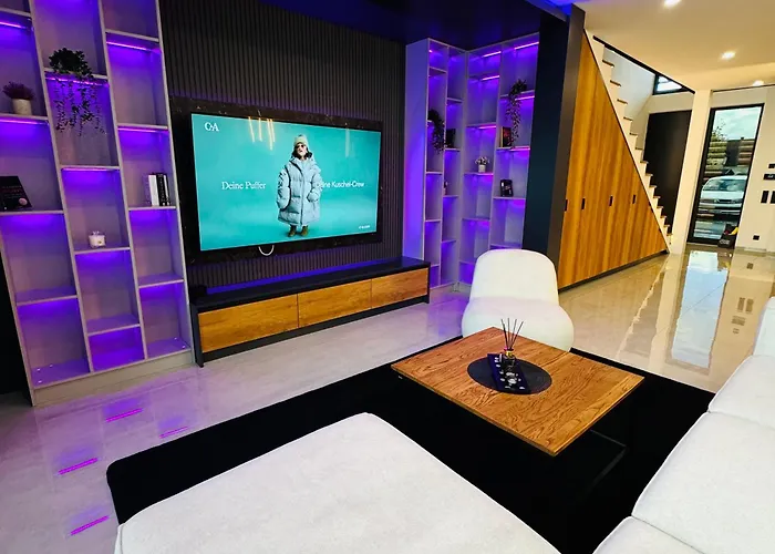 Design-villa Mit Privatem Pool&stimmungsvoller Beleuchtung * Linz