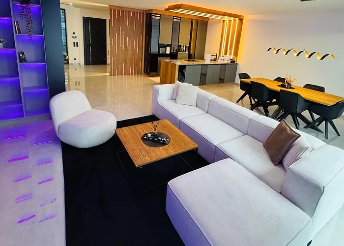 Design-villa Mit Privatem Pool&stimmungsvoller Beleuchtung * Linz