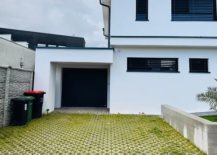 فيلة Design-villa Mit Privatem Pool & Stimmungsvoller Beleuchtung لينتز