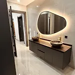 Design-villa Mit Beheiztem Pool & Stimmungsvoller Beleuchtung *