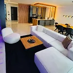 Design-villa Mit Beheiztem Pool & Stimmungsvoller Beleuchtung * Linz