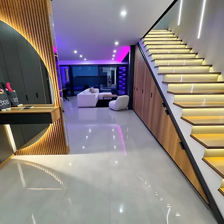 Design-villa Mit Privatem Pool & Stimmungsvoller Beleuchtung Vila *