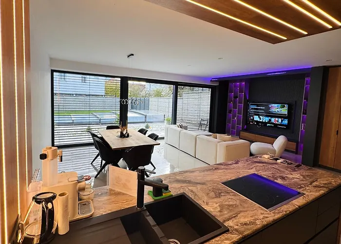 Design-villa Mit Privatem Pool & Stimmungsvoller Beleuchtung *